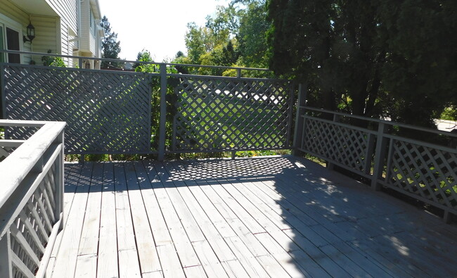 Building Photo - 1645 Hilton Head Dr