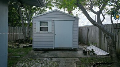 Building Photo - 3610 SW 39th Ave