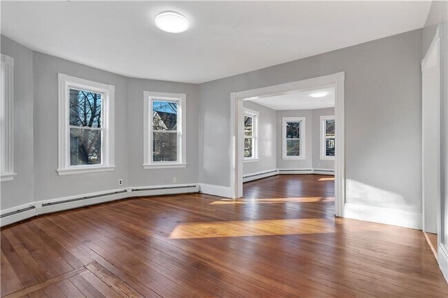 Building Photo - 352 Orms St