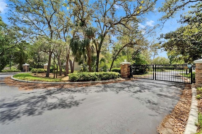 Building Photo - 15811 Fishhawk Blvd