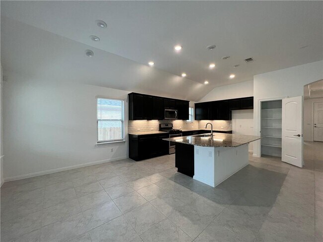 Building Photo - 10412 Spanish Jennet Wy