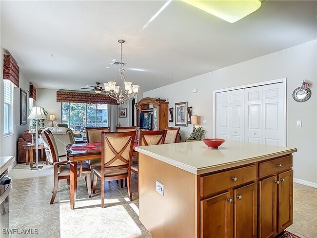 Building Photo - 9601 Spanish Moss Way