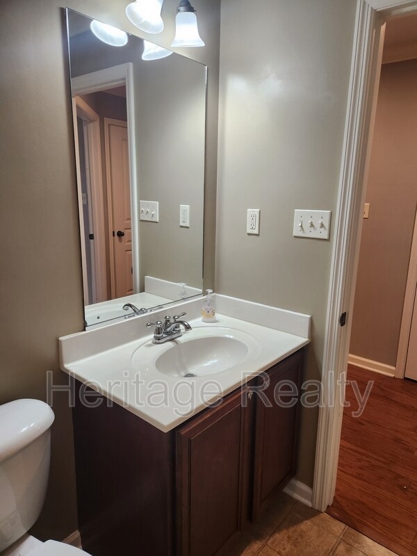 Building Photo - 6515 Airtree Ln