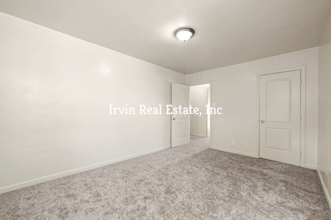 Building Photo - Nice 3 Bedroom PIttsburg with a big back yard