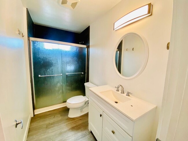 Building Photo - El Buho