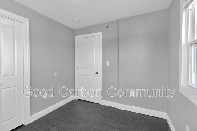 Building Photo - 618 Elmwood Ave