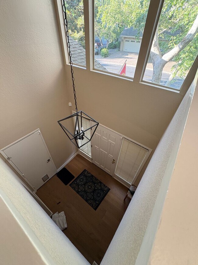 Building Photo - 1818 Stratton Cir