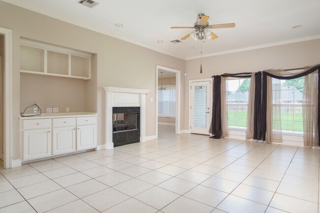 Building Photo - 6102 Coty Dr