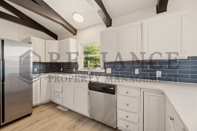 Building Photo - 322 S Jonathan St