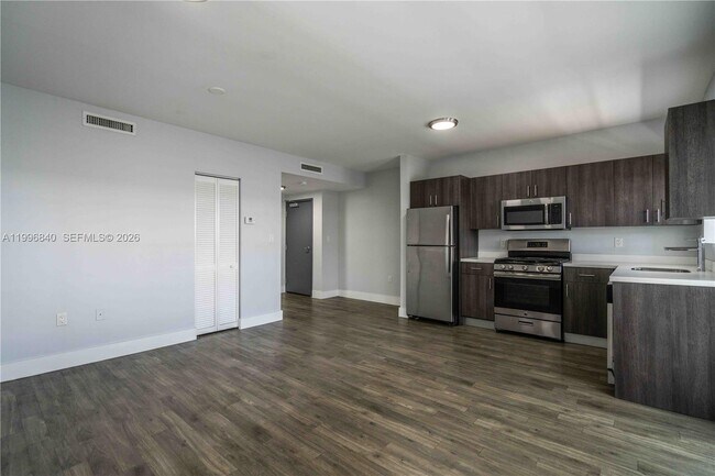 Building Photo - 331 85th St