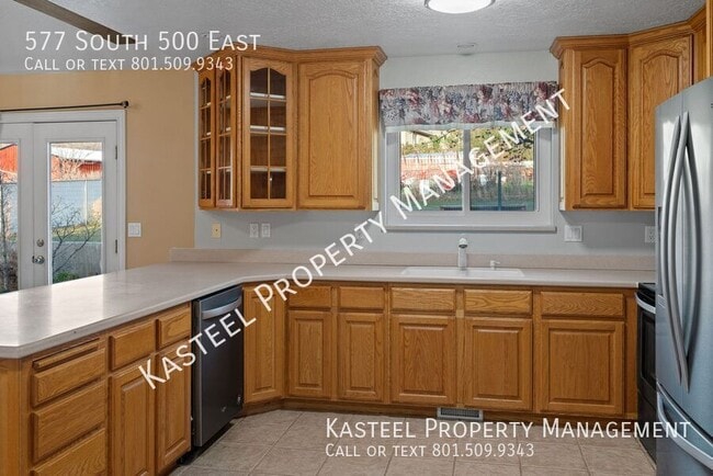 Building Photo - 577 S 500 E St