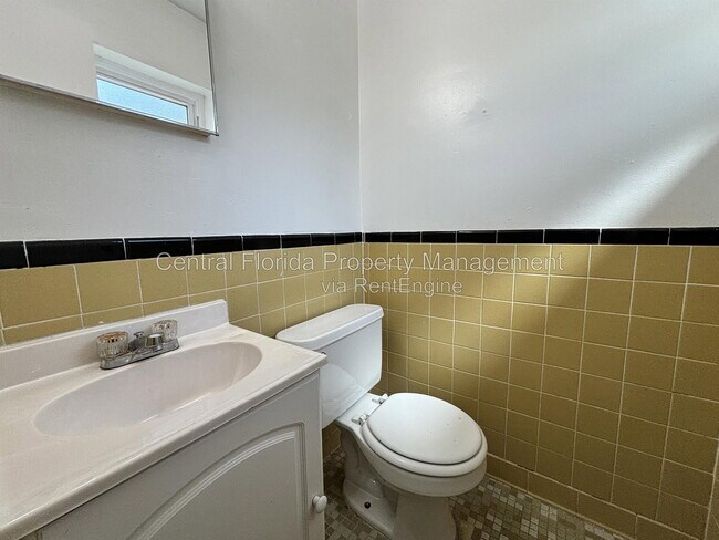 Building Photo - 4606 Meadowbrook Ave