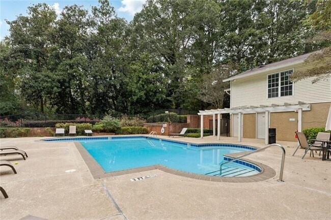 Building Photo - 6808 Glenridge Dr