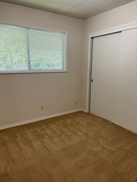 Building Photo - 1638 Teresa Way