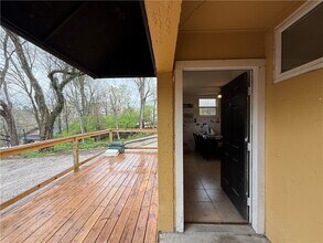 Building Photo - 101 S W Ave