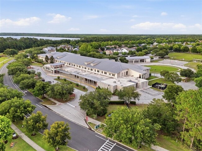 Building Photo - 6917 Five Oaks Dr
