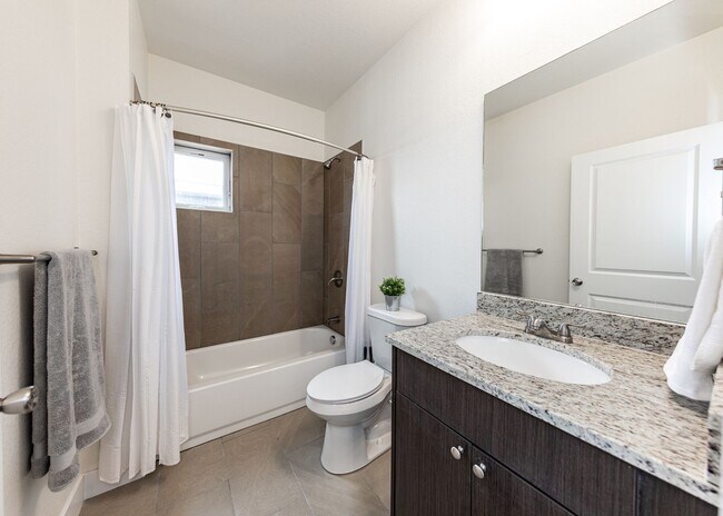 Building Photo - Westside 1 bed, 1 bath Luxury Apartment near Garden of the Gods