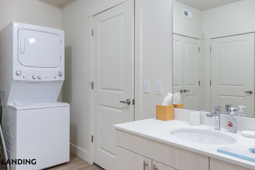 Building Photo - 2201 S 900 E