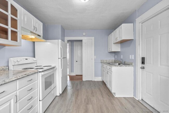 Building Photo - 52 Jacobs St