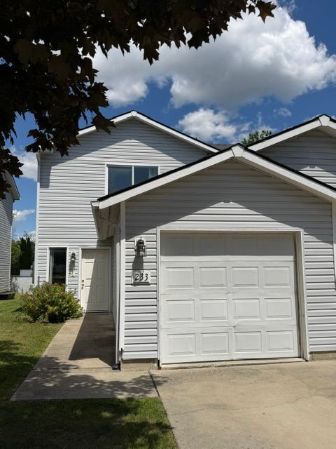 Building Photo - 233 E Shelby Ln