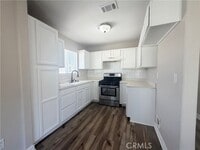 Building Photo - 215 N Spruce Ave