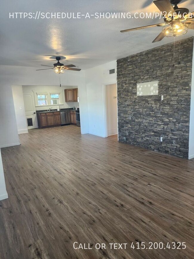 Building Photo - Charming 2-Bedroom Home in Tulare – Modern...