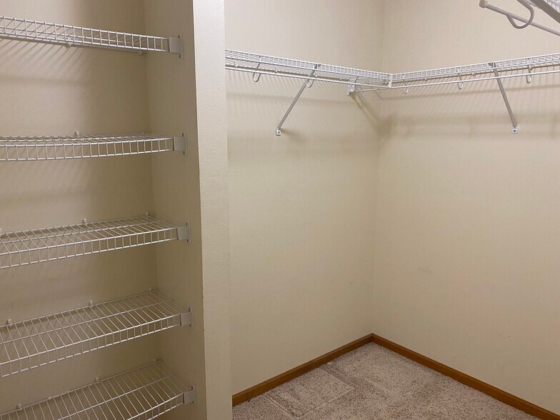 Building Photo - 2011 SW Reunion Cir