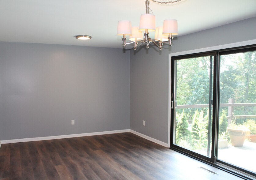 Building Photo - 238 Woodbridge Dr
