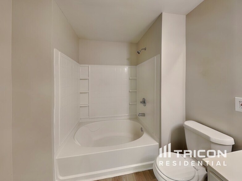 Building Photo - 728 Celeste Ln