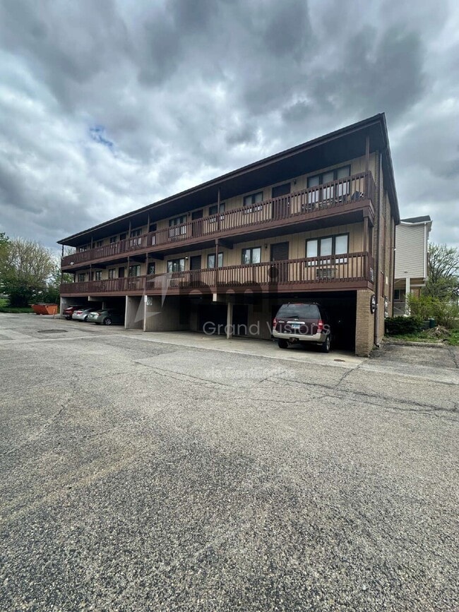 Building Photo - 955 4th St