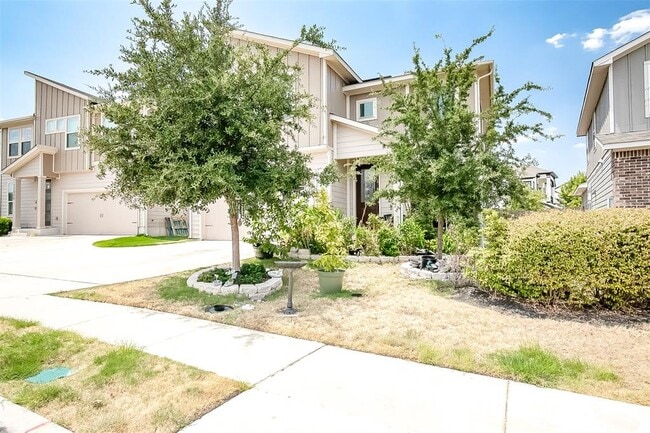 Building Photo - 15912 Cadoz Dr