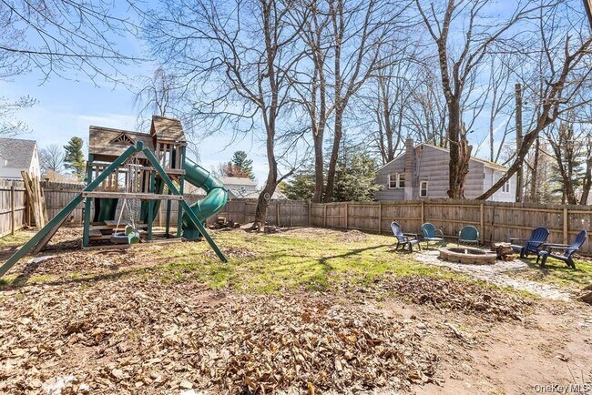 Building Photo - 39 Wawanda Ave