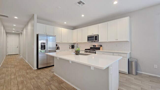 Building Photo - 18572 W Cottontail Ln