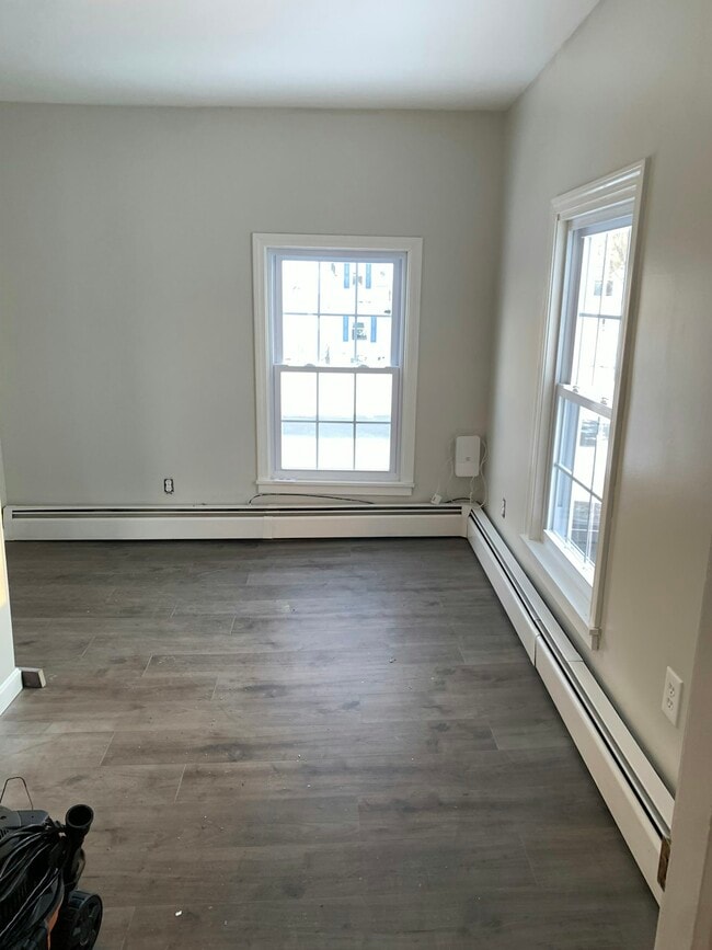 Building Photo - 00 Maple Street