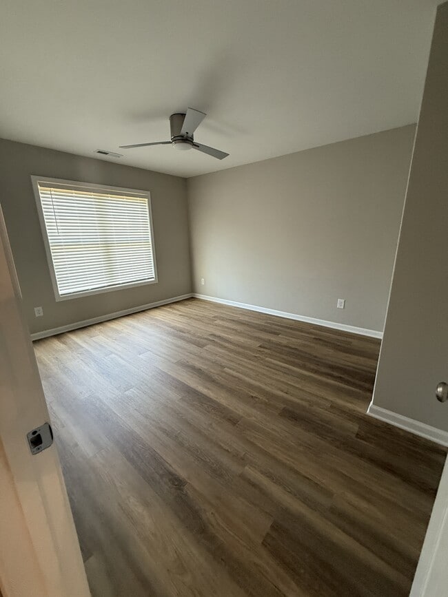 Building Photo - 104 Berkshire Cir