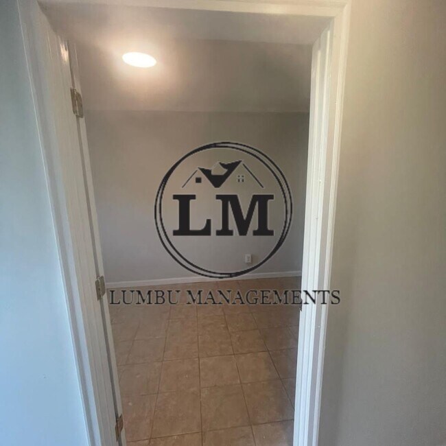 Building Photo - 2649 William Allen Rd