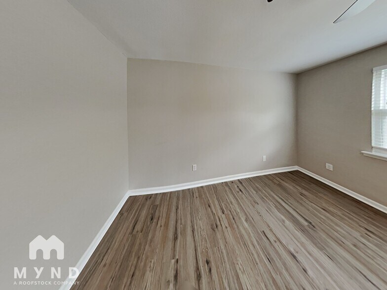 Building Photo - 5158 Sand Ridge Ct