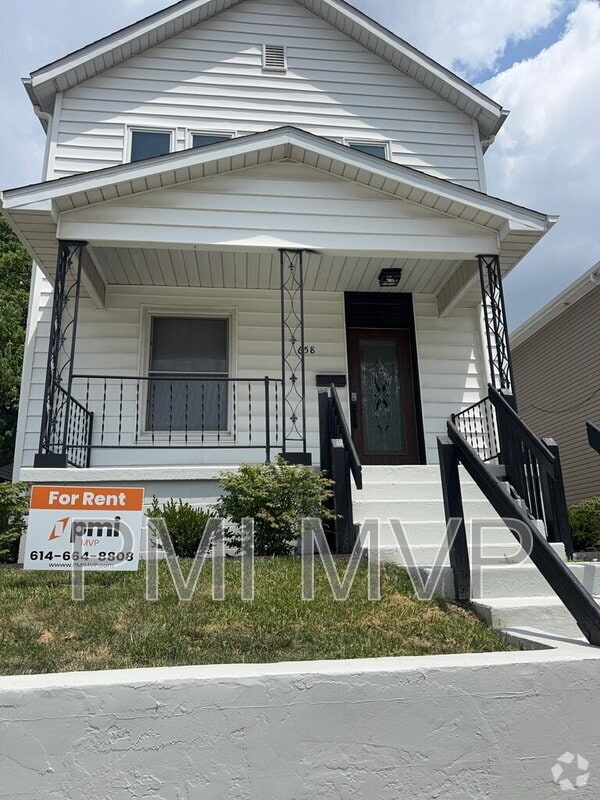 Building Photo - 658 Stewart Ave