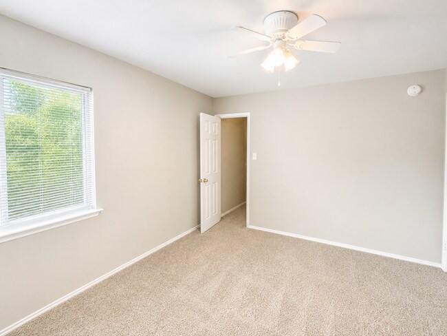 Building Photo - AVAILABLE JULY 1st