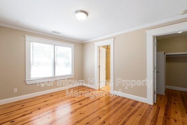 Building Photo - 1672 Cecile Ave SE