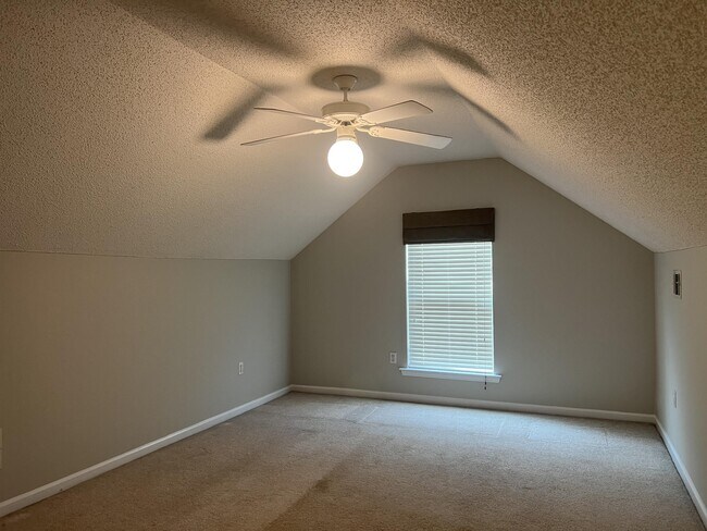 Building Photo - 174 Shady Hill Cir