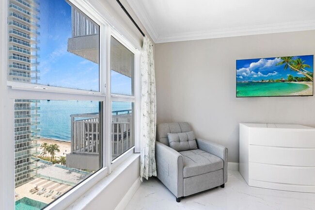 Building Photo - 3850 Galt Ocean Dr