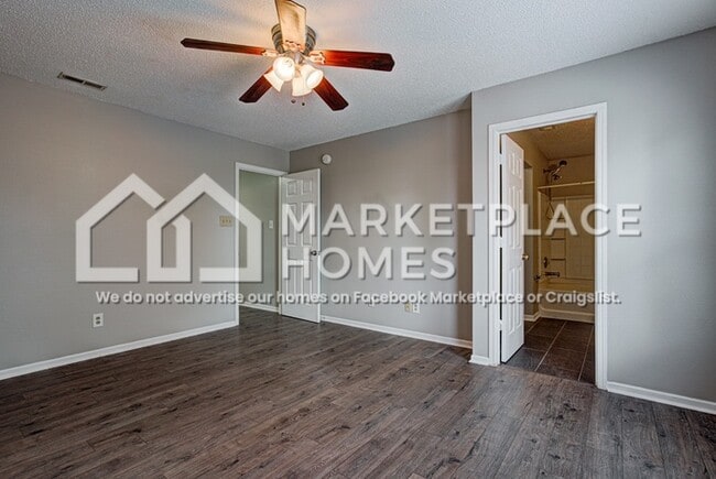 Building Photo - 2108 Bridlewood Dr