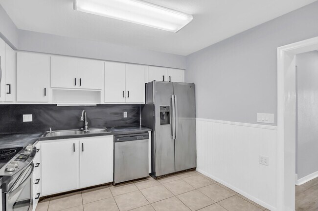Building Photo - 3865 Vancott Cir