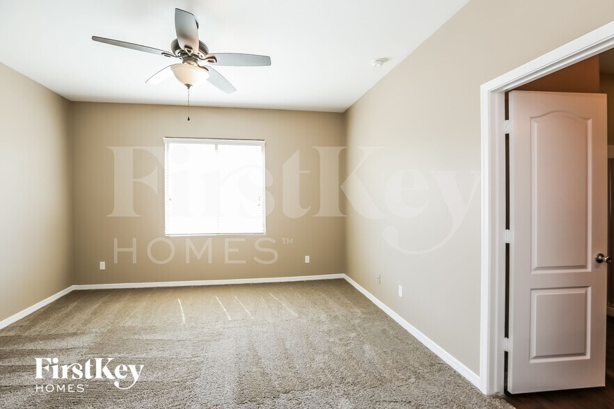 Building Photo - 38105 W Isabella Ln