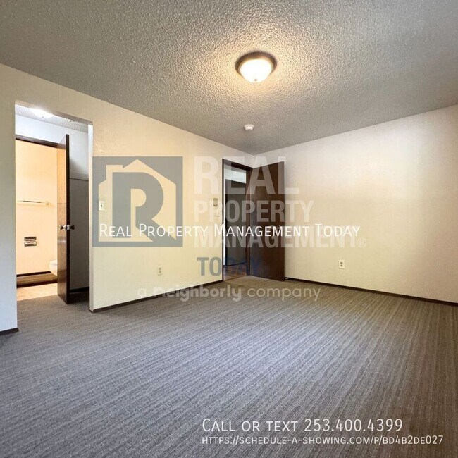 Building Photo - 4644 N Pearl St