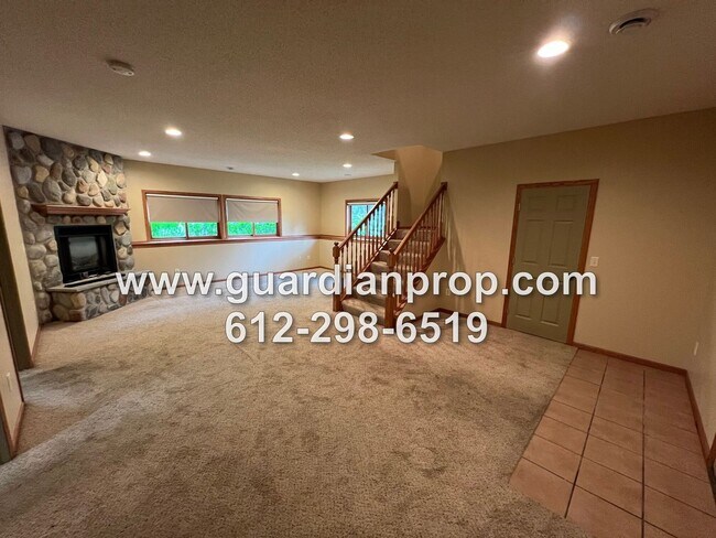 Building Photo - Mahtomedi House Available Now, Open Floor Plan, Master Suite, 2 Fireplaces, Deck