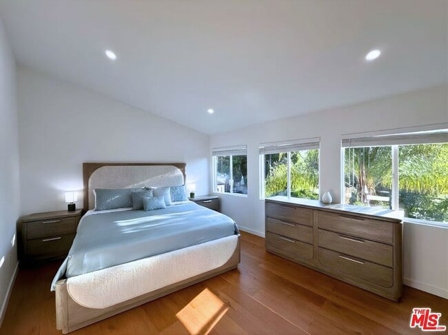 Building Photo - 4879 Hartwick St