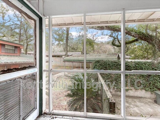 Building Photo - 1835 Portland Ave