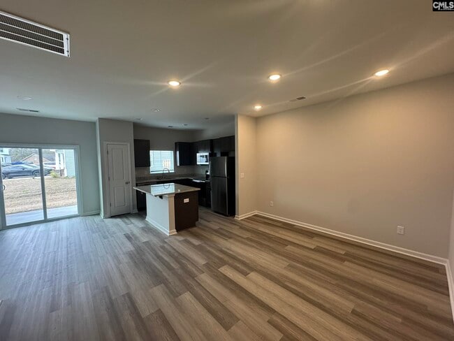 Building Photo - 127 Carr Ln